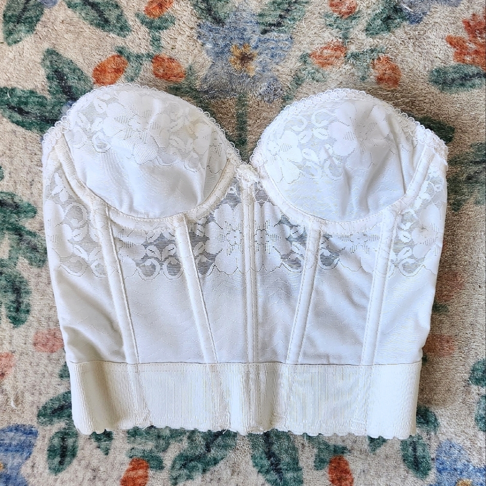 Vintage White Lace Boned Bustier / Corset size XXS